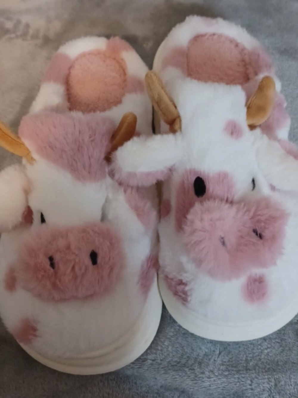 Casual Cow Pink Fluffy Slippers Unisex Mens sz 9.5/10 Womens 11.5/12 House Shoes